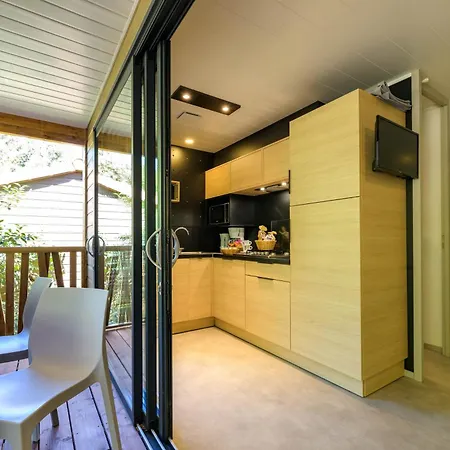 U Pirellu Kemping 4*