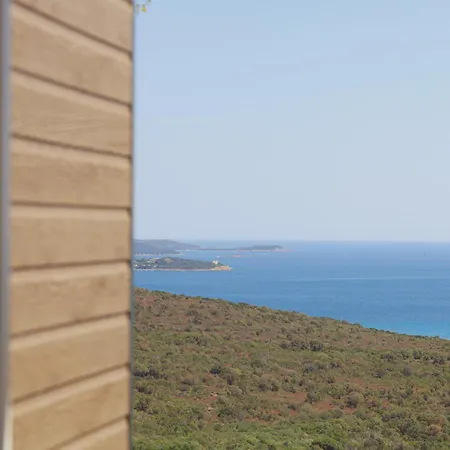 U Pirellu キャンプ場 4*