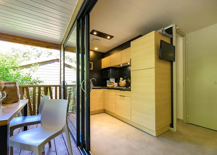 U Pirellu キャンプ場 4*