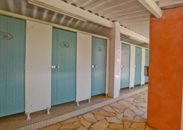 U Pirellu キャンプ場 4*